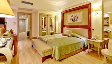 Side Star Resort