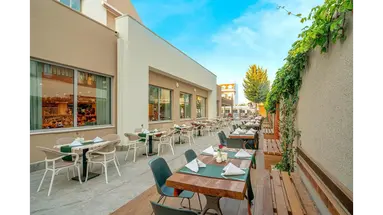 Side Story Resort  