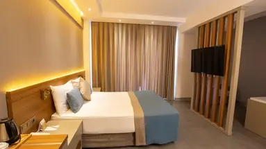 Side Story Resort  