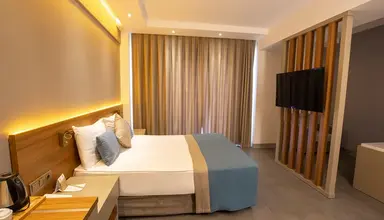 Side Story Resort