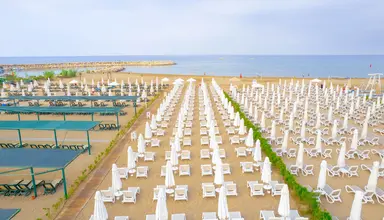 Side Story Resort