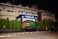 Side Yesiloz