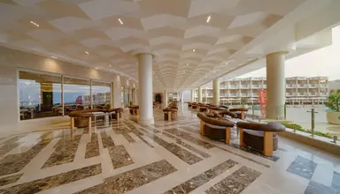 Sirena Beach Resort & Spa