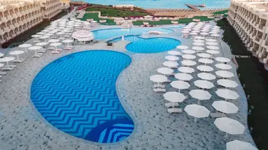 Sirena Beach Resort & Spa