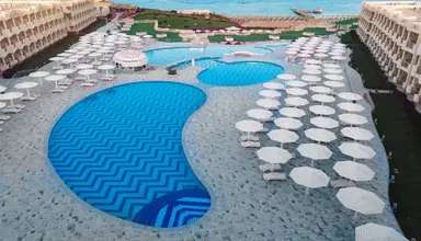Sirena Beach Resort & Spa