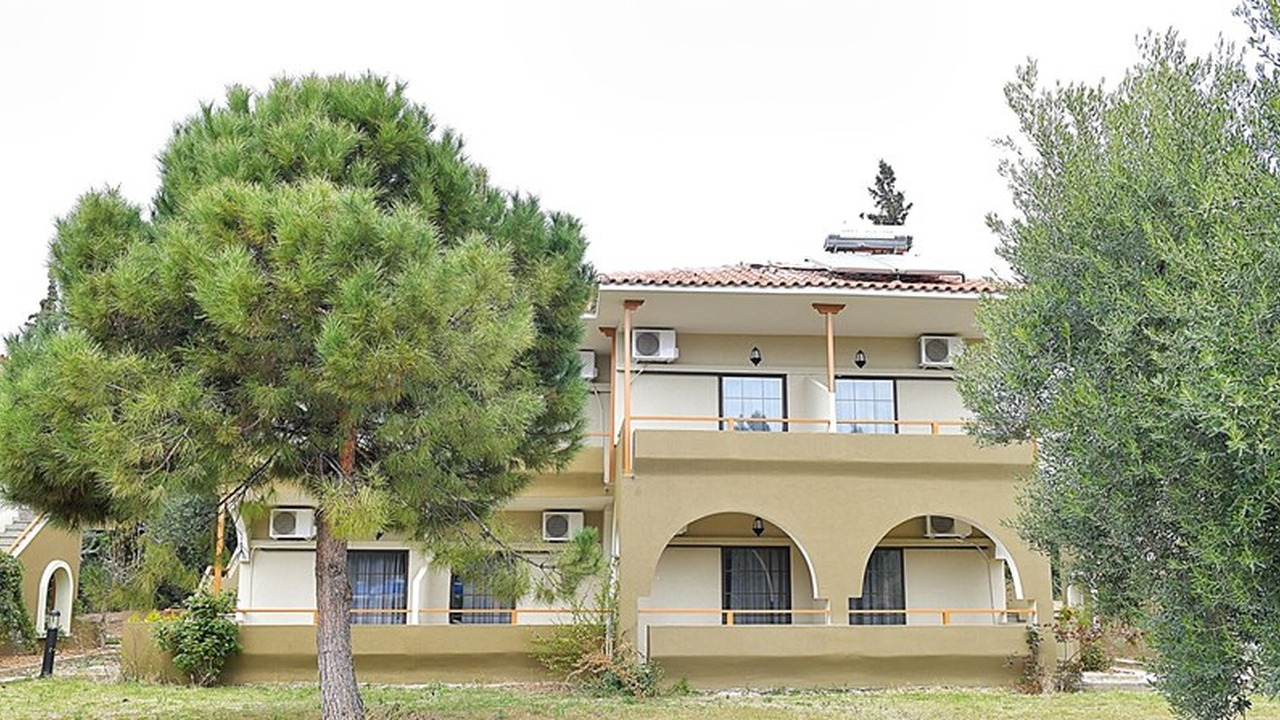 Sithonia Village