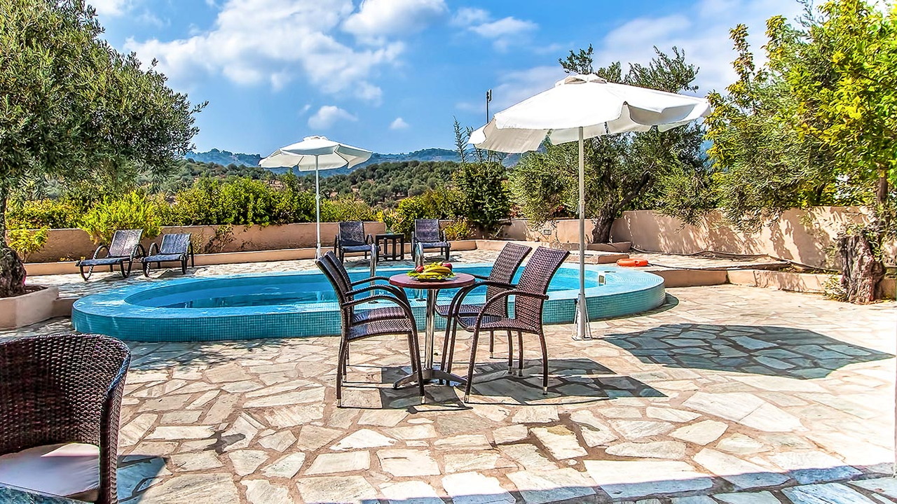 Skopelos Holidays (Skopelos)