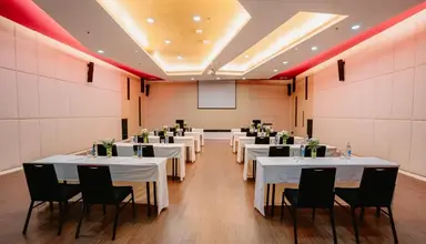 Sleep With Me Hotel - Design Hotel At Patong