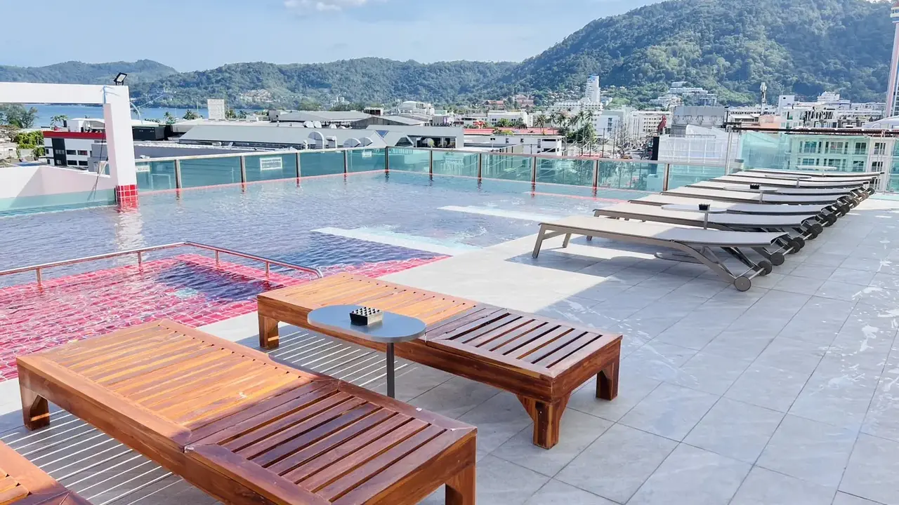 Sleep With Me Hotel - Design Hotel At Patong