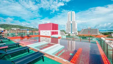 Sleep With Me Hotel - Design Hotel At Patong