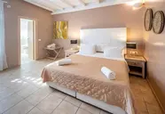 Smy Santorini Suites & Villas