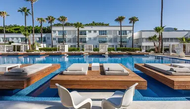 So White Club Resort
