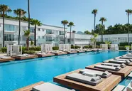So White Club Resort