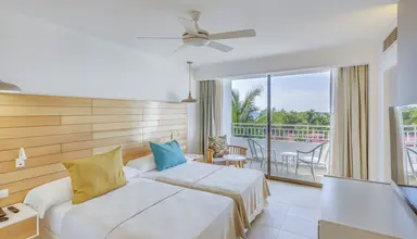 Sol Caribe Beach