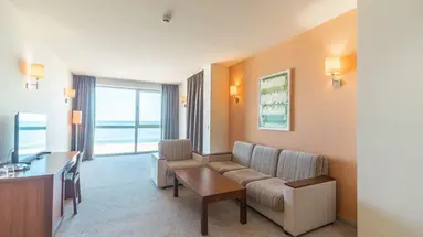 Sol Luna Bay
