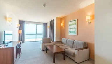Sol Luna Bay
