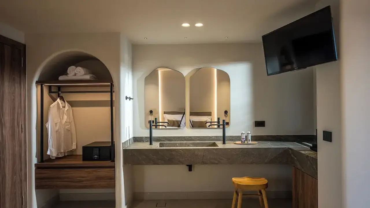 Soleil Rooms and Suites