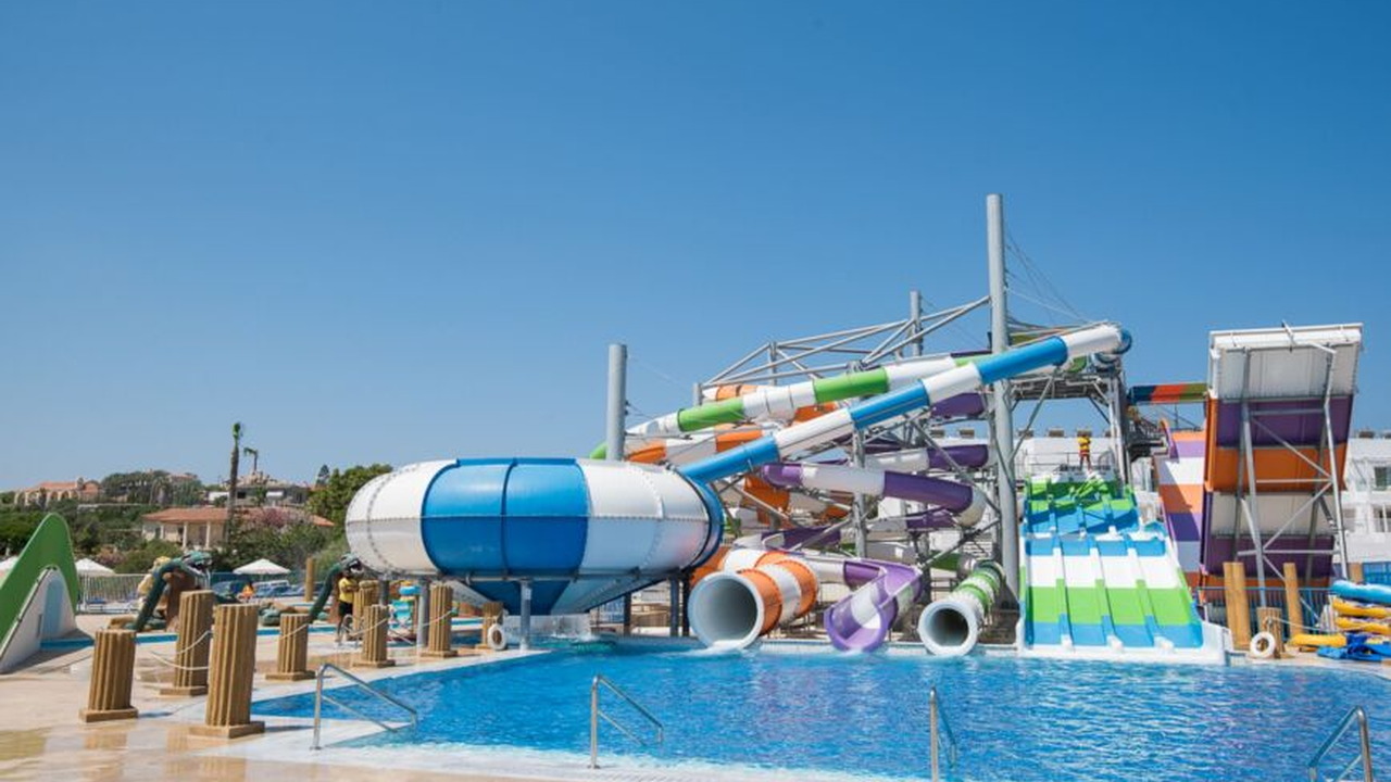 SplashWorld Tofinis Apartments