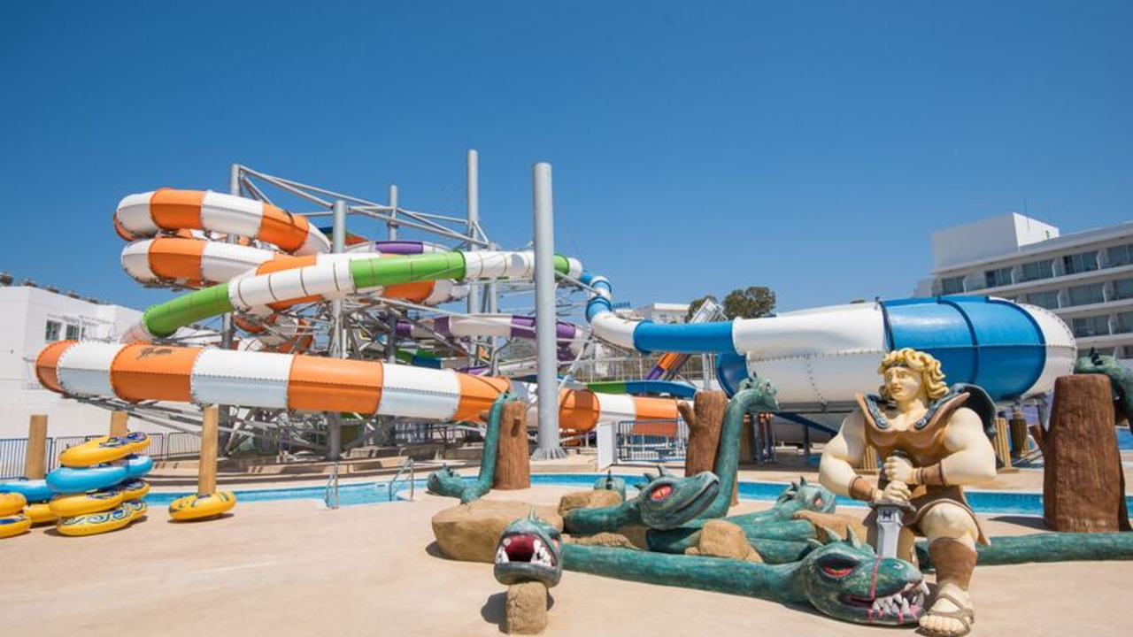 SplashWorld Tofinis Apartments