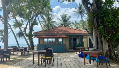 Sri Gemunu Beach Resort