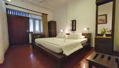Sri Gemunu Beach Resort