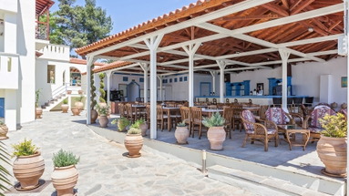 Stafilos Suites