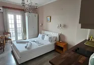 Stellatos House and Suites