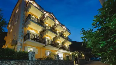 Stellatos House and Suites