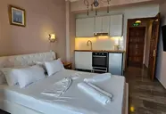 Stellatos House and Suites