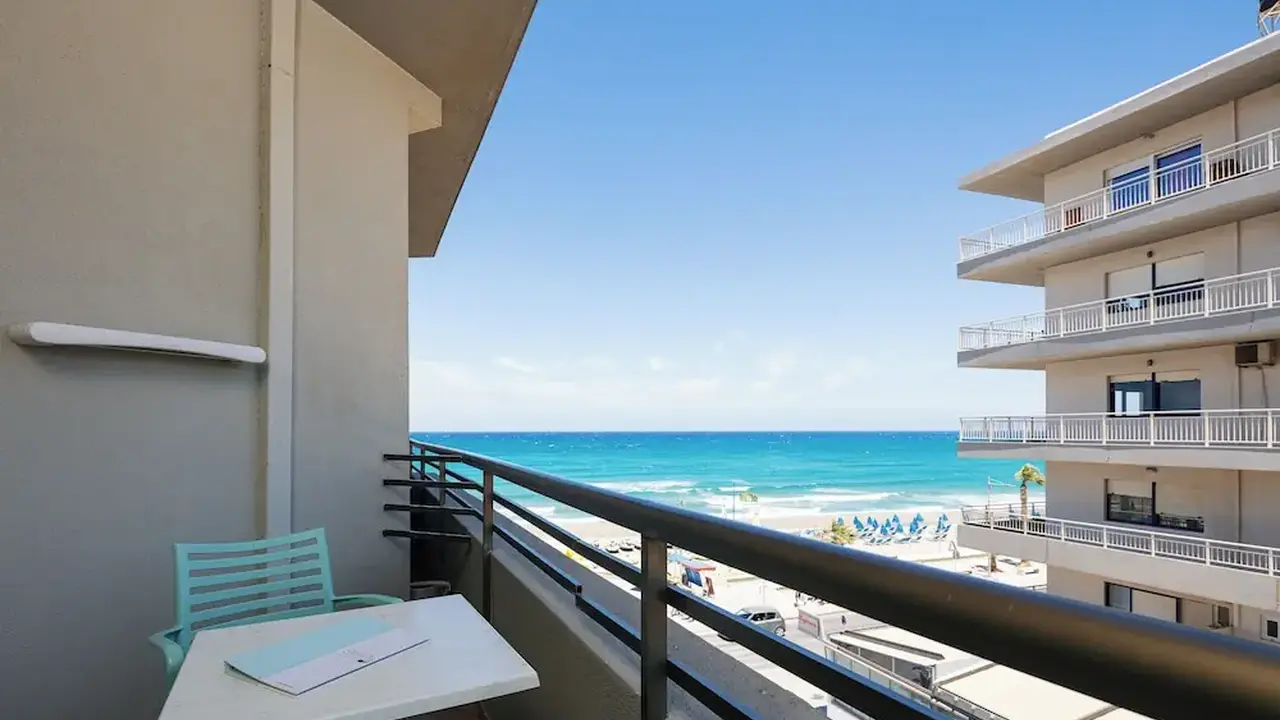 Steris Elegant Beach