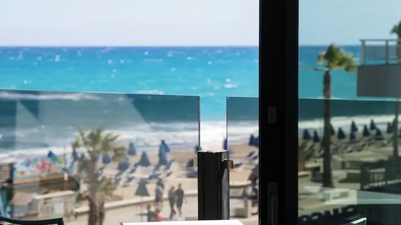 Steris Elegant Beach