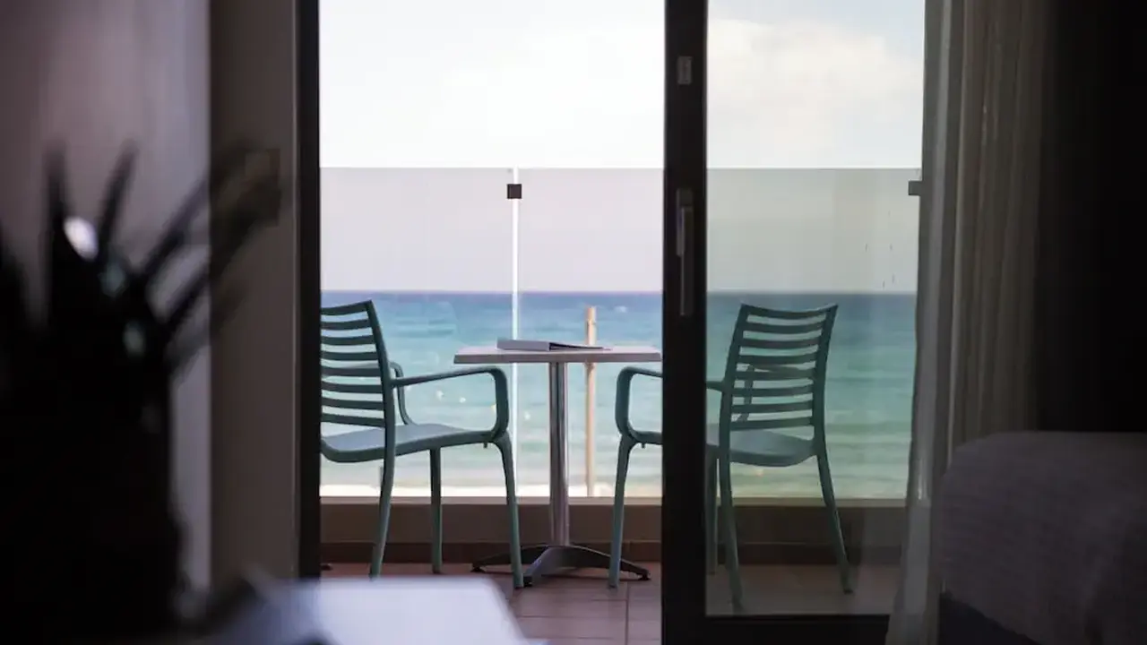 Steris Elegant Beach