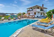 Studia Nikos
