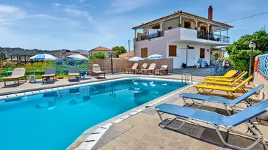 Studia Nikos