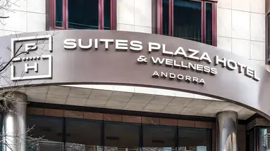 Suites Plaza & Wellness