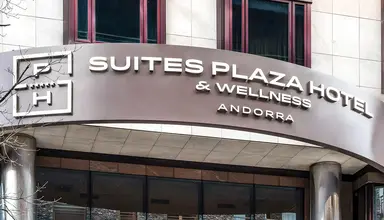 Suites Plaza & Wellness