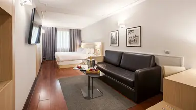Suites Plaza & Wellness