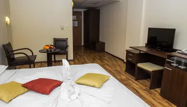 Sun Palace