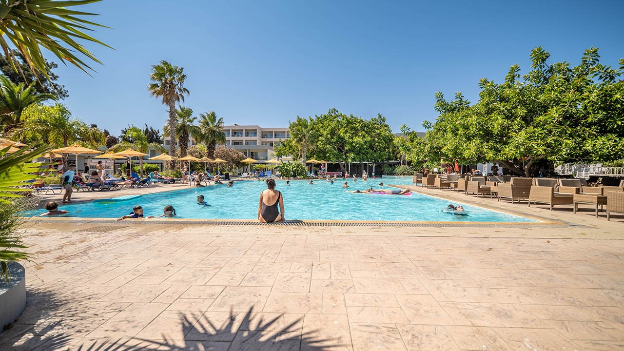 Sun Palace