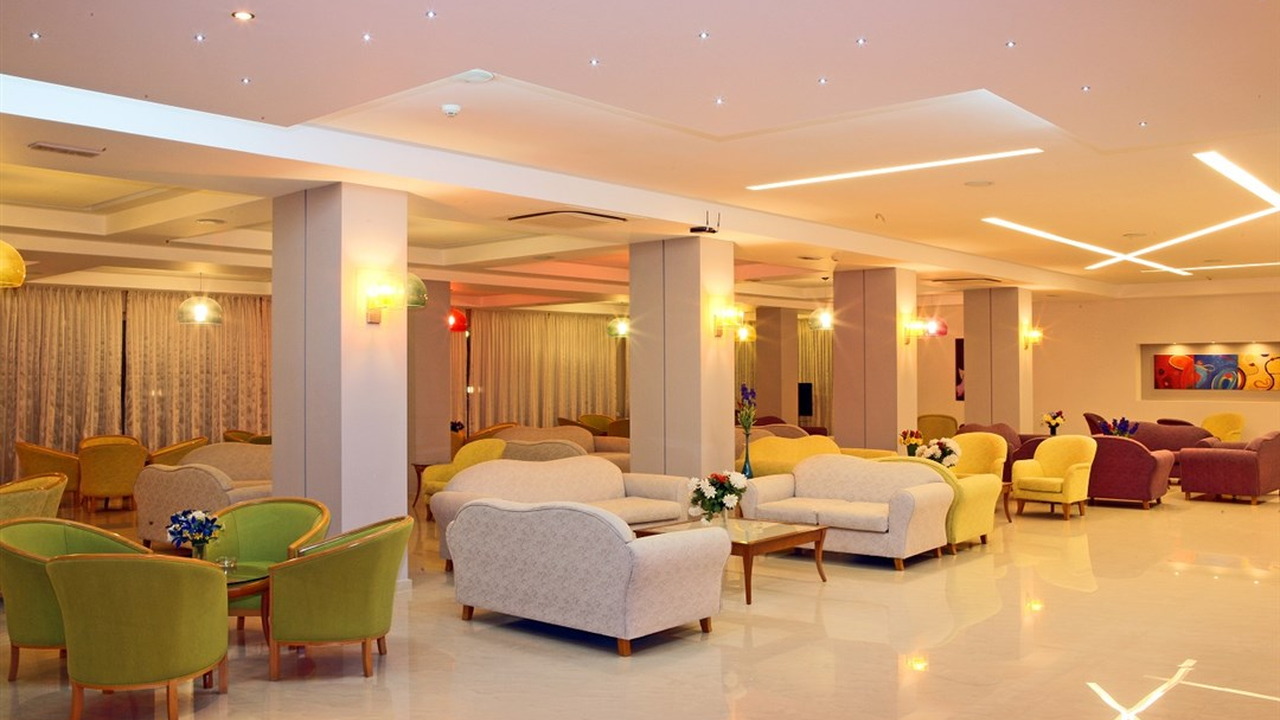 Sun Palace