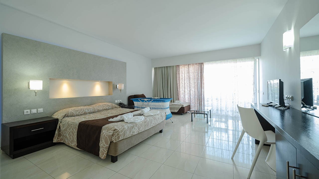 Sun Palace