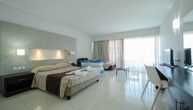 Sun Palace