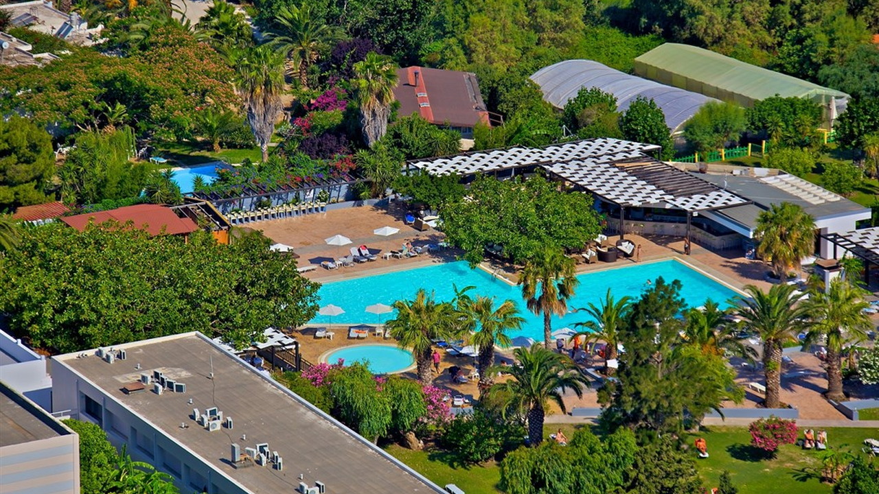 Sun Palace