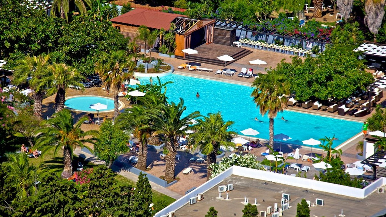 Sun Palace