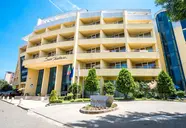 Sun Palace