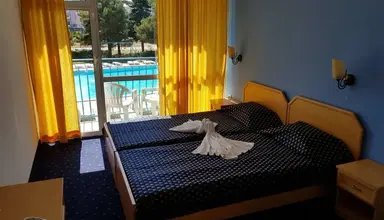 Sunny Beach Garden