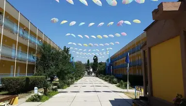 Sunny Beach Garden