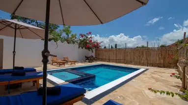 Sunny Palms Beach Bungalows