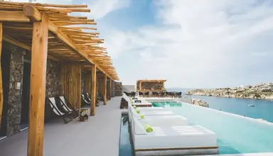 Super Paradise Suites