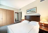 Swissotel Al Murooj Dubai